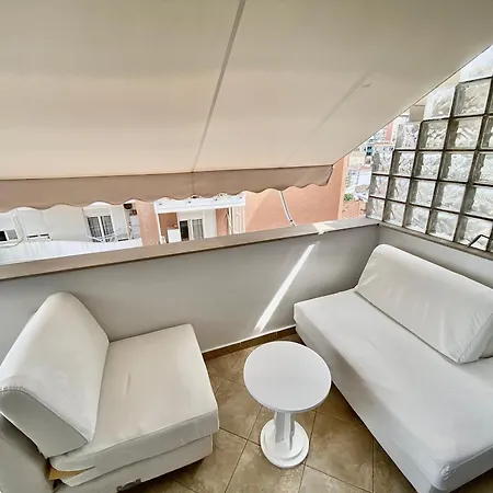 Central Flat アパート ティラナ