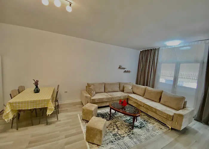 Central Flat Τίρανα